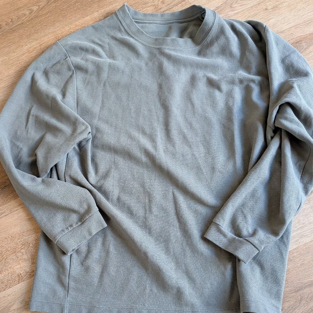 Lululemon Long sleeve shirt • Men's XL Relaxed fit